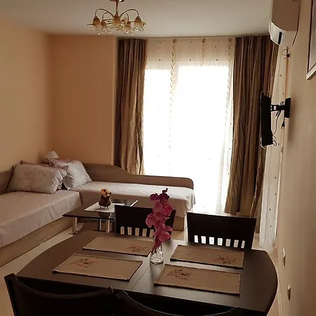Zefira Apartment *